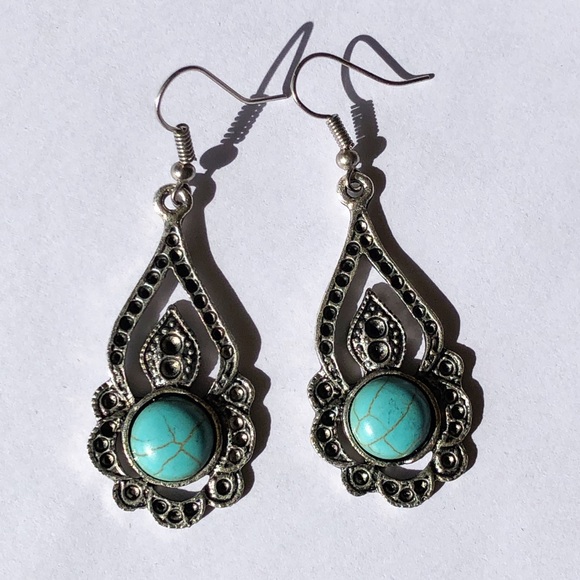Boho Chic Artisan Turquoise Dangle Earrings - Picture 3 of 5